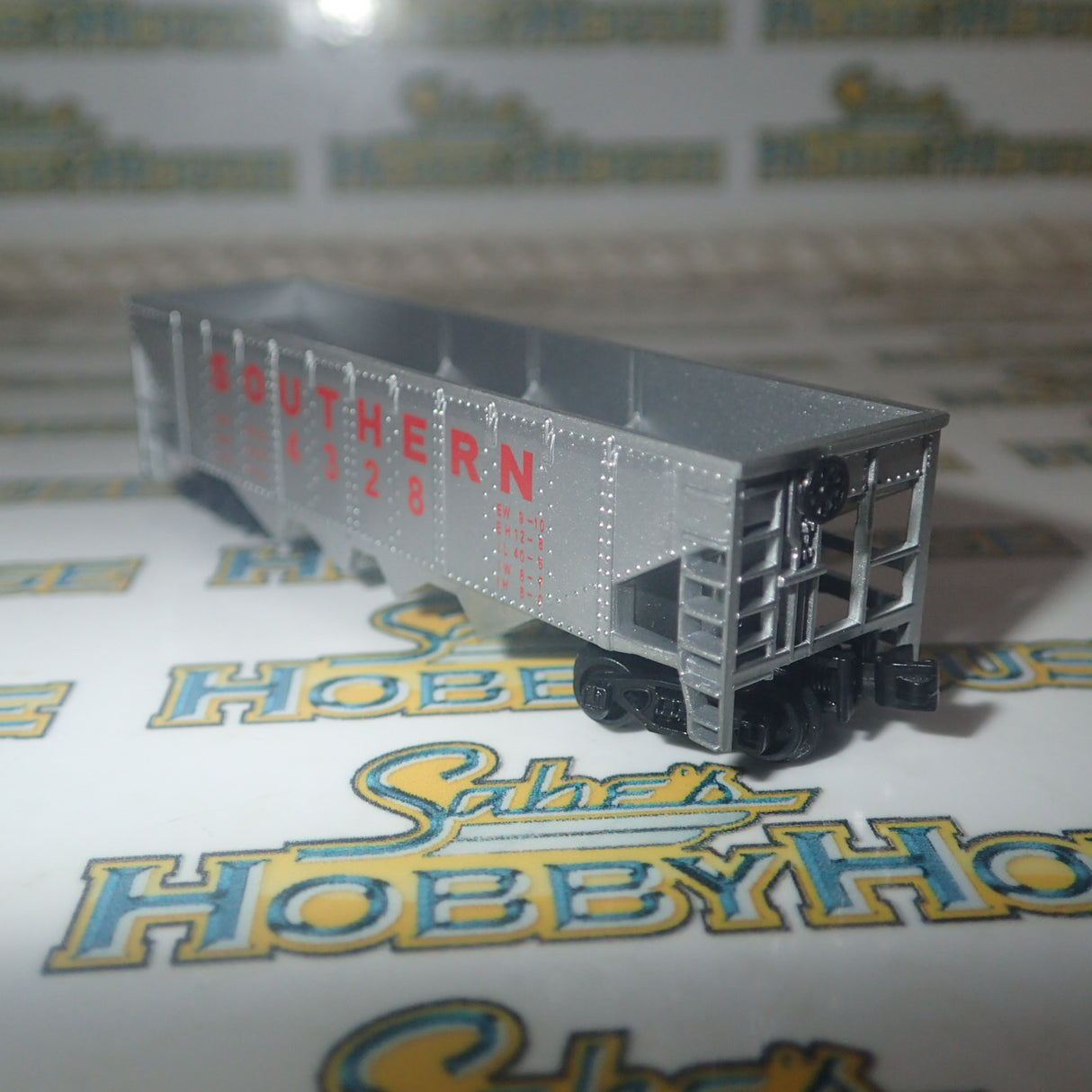 Model Power 83221 - N Scale 40' Bay Hopper Southern Model Railway Freight Car with Knuckle Coupler