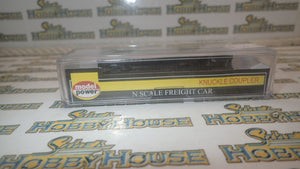 Model Power - N Scale - 40' Steel Reefer REA Railway Express Agency Model Railway Freight Car with Knuckle Coupler