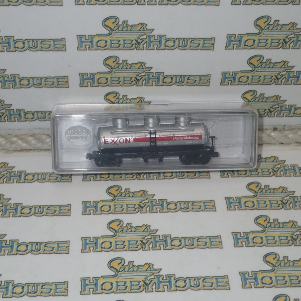 Model Power - N Scale - 40' 3 Dome Tank Exxon Model Railway Freight Car with Knuckle Coupler