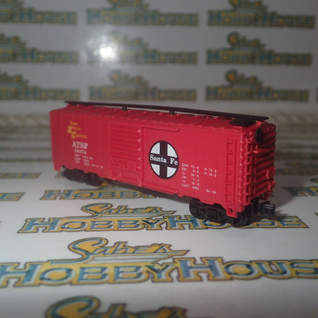 Model Power 83438 - N Scale 40' Box Car ATSF Atchison Topeka and Santa Fe Model Railway Freight Car with Knuckle Coupler