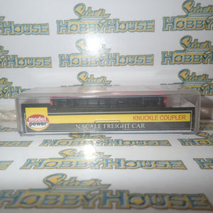 Model Power 83440 - N Scale 40' Box Car Maine Central Model Railway Freight Car with Knuckle Coupler