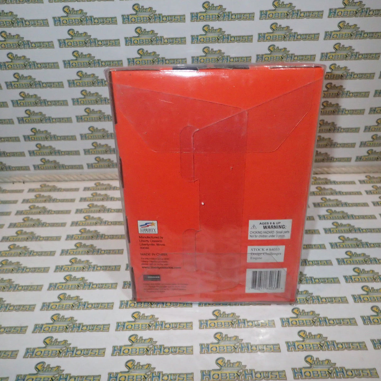 Liberty Classics 84033 - 1/6 Scale - Dodge Challenger 6.1L SRT8 Diecast Model Engine Replica