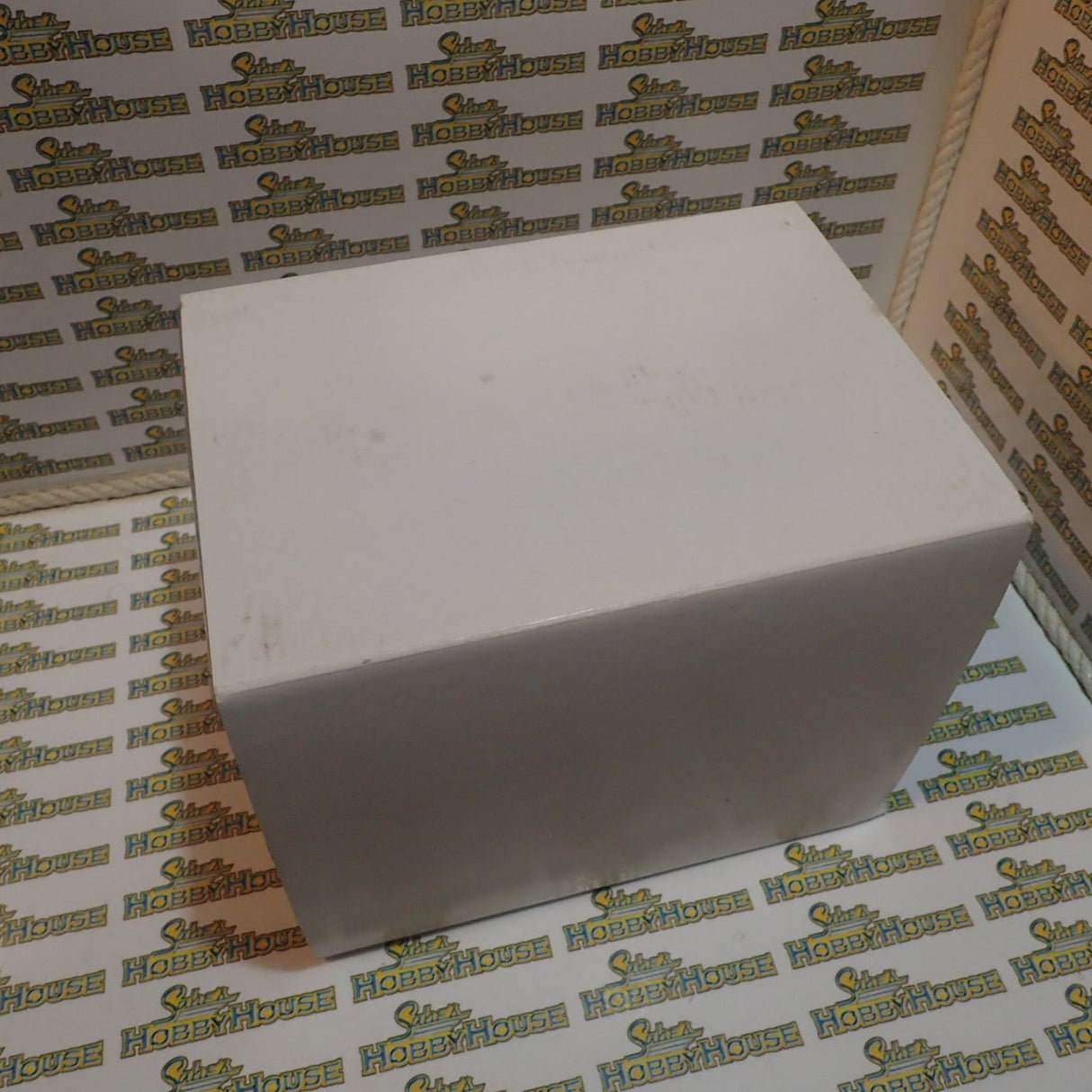 Liberty Classics 84033 - 1/6 Scale - Dodge Challenger 6.1L SRT8 Diecast Model Engine Replica