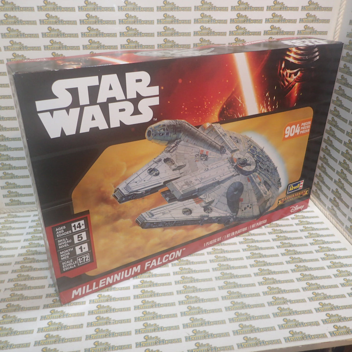 Revell 85-5093 - 1/72 MILLENNIUM FALCON FIGHTER MASTER SERIES STAR WARS