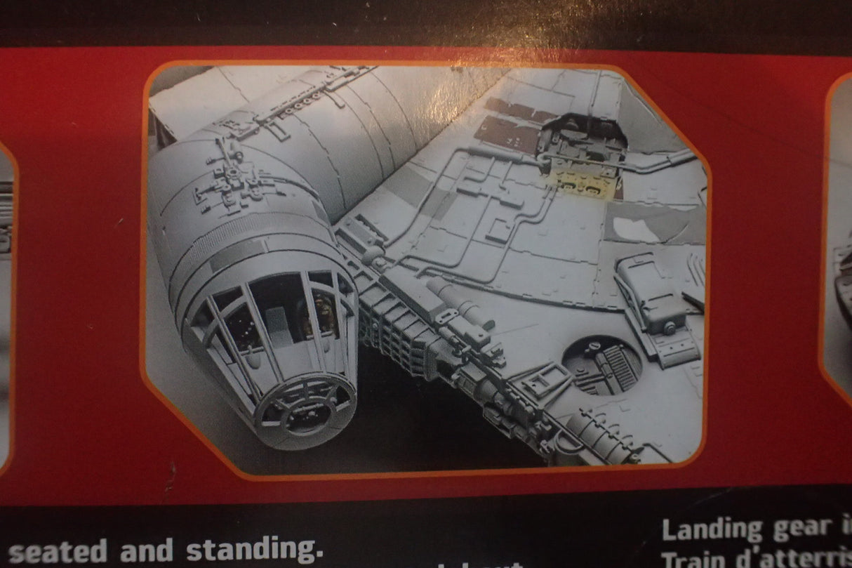 Revell 85-5093 - 1/72 MILLENNIUM FALCON FIGHTER MASTER SERIES STAR WARS