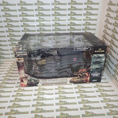 Forces Of Valor 80073 - 1:32 Scale German 4x4 Ambulance France, 1940 Diecast Scale Model Replica