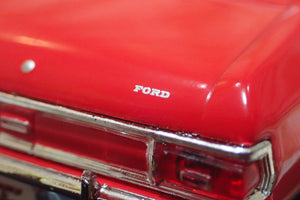 Greenlight 86442 - 1/43 Scale Starsky & Hutch 1976 Ford Gran Torino Diecast Model Replica