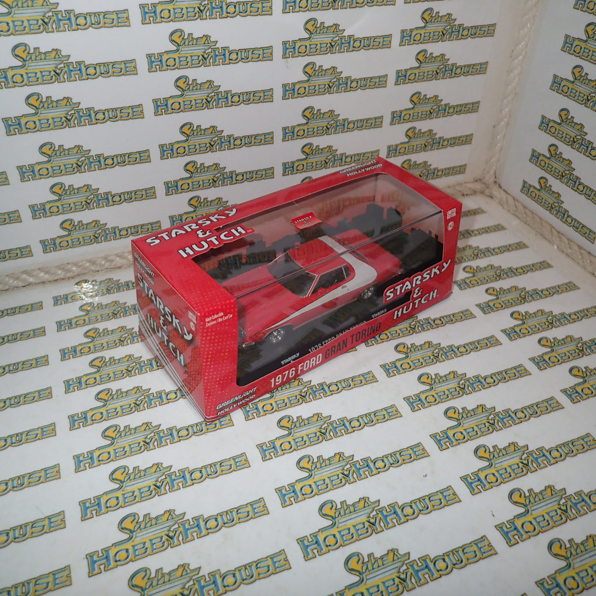 Greenlight 86442 - 1/43 Scale Starsky & Hutch 1976 Ford Gran Torino Diecast Model Replica