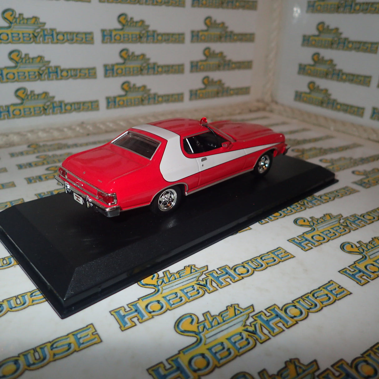 Greenlight 86442 - 1/43 Scale Starsky & Hutch 1976 Ford Gran Torino Diecast Model Replica