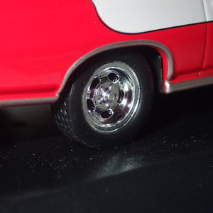 Greenlight 86442 - 1/43 Scale Starsky & Hutch 1976 Ford Gran Torino Diecast Model Replica