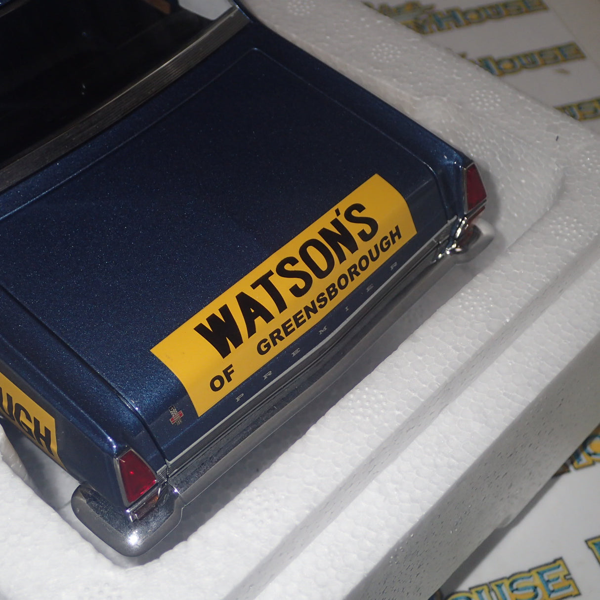 Biante / AutoArt 86963 - 1/18 Scale 1969 PETER BROCK HOLDEN HR PREMIER WINTON RACEWAY