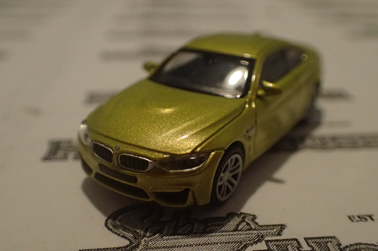 Minichamps - 870 027200 1/87 Scale - BMW M4 Coupe 2015 Yellow Metallic