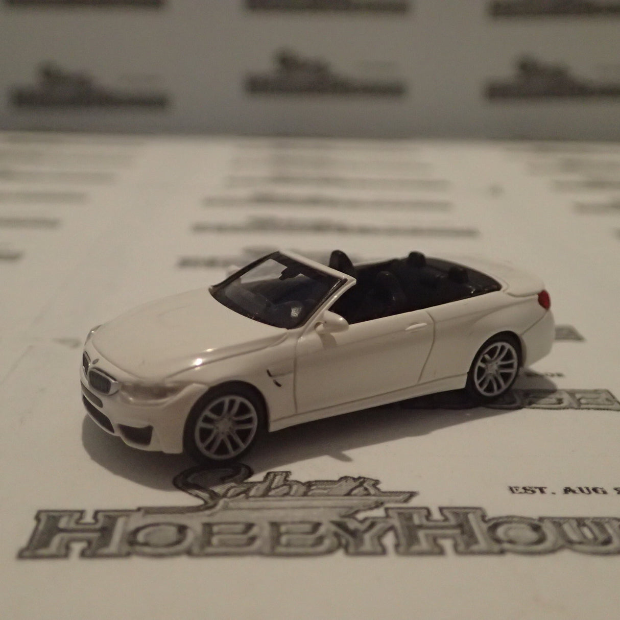 Minichamps - 870 027231 1/87 Scale - BMW M4 Cabriolet 2015 White