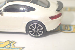 Minichamps - 870 037122 1/87 Scale - Mercedes AMG GTS 2015 White Metallic