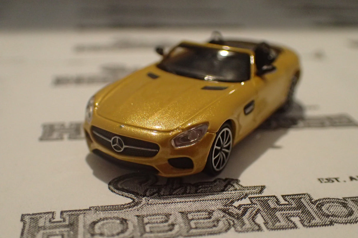 Minichamps - 870 037132 1/87 Scale - Mercedes AMG GTS Roadster 2015 Yellow Metallic