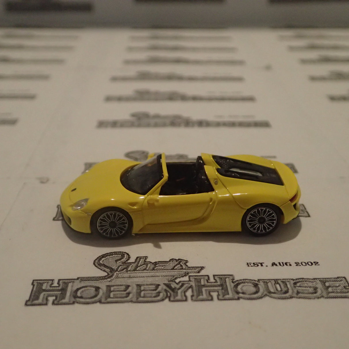 Minichamps - 870 062131 1/87 Scale - Porsche 918 Spyder 2015 Yellow