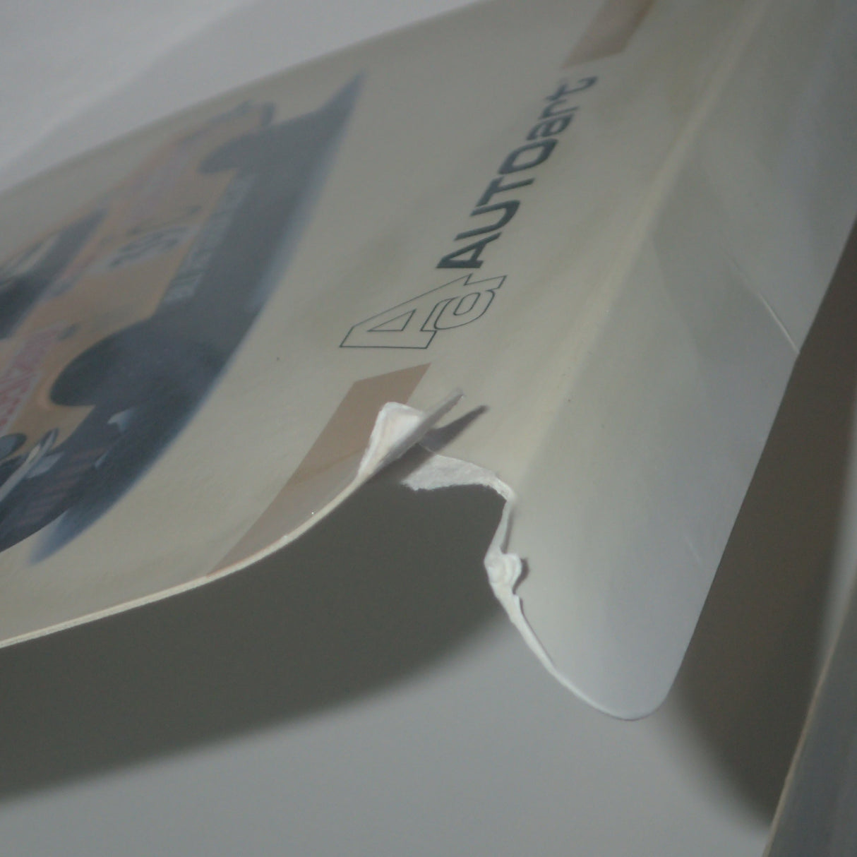 Biante/AutoArt 87060 1/18 Scale Holden 1970 LC Torana #39C Colin Bond