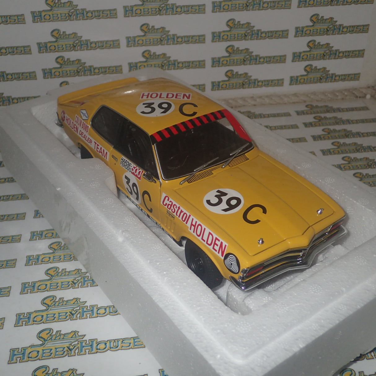 Biante/AutoArt 87060 1/18 Scale Holden 1970 LC Torana #39C Colin Bond