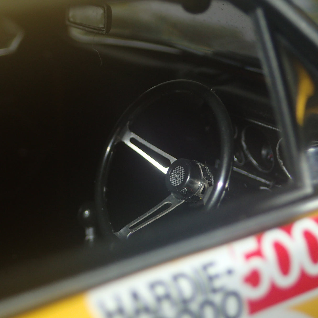 Biante/AutoArt 87060 1/18 Scale Holden 1970 LC Torana #39C Colin Bond