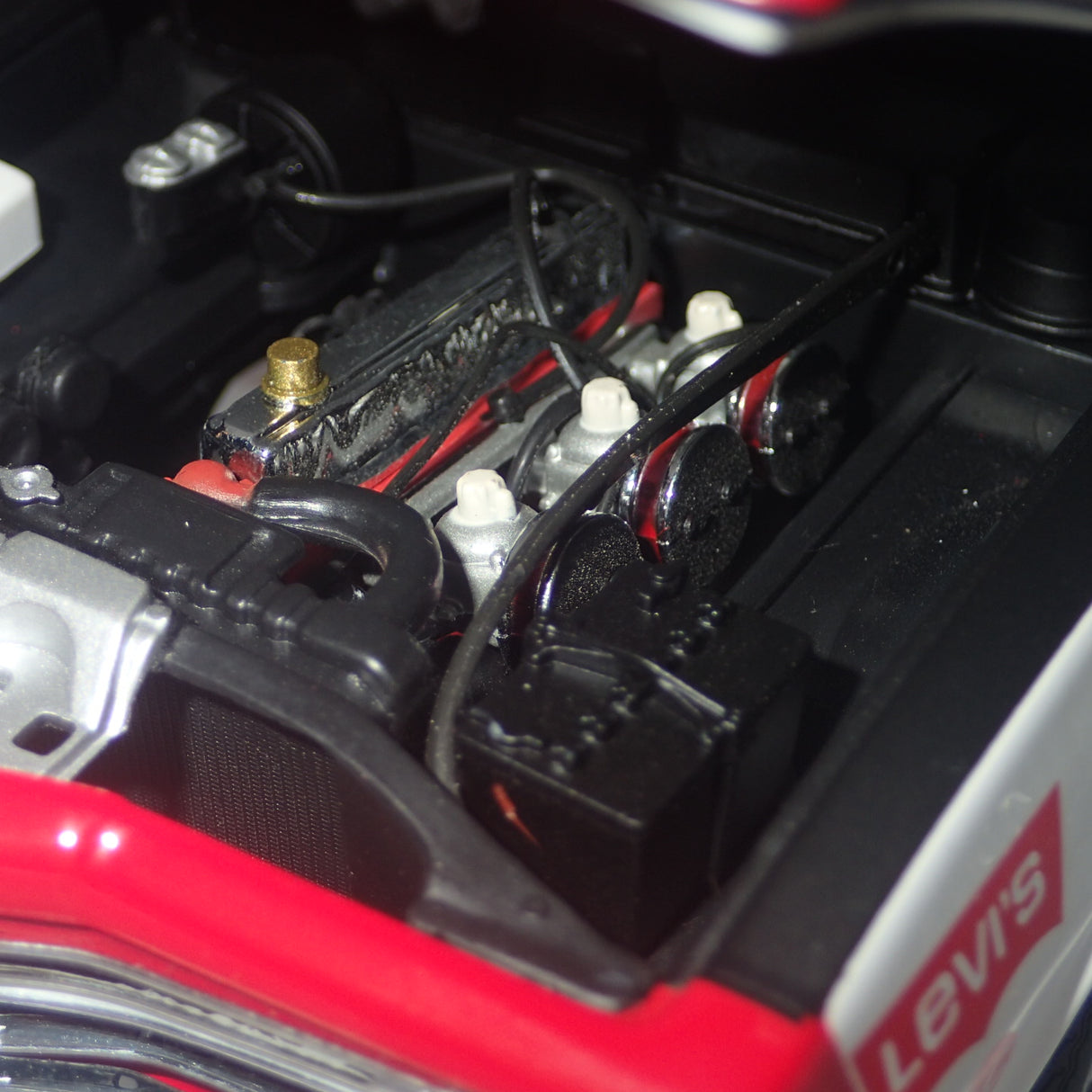 Biante/AutoArt 87162 1/18 Scale Holden 1971 LC Torana Colin Bond #31D