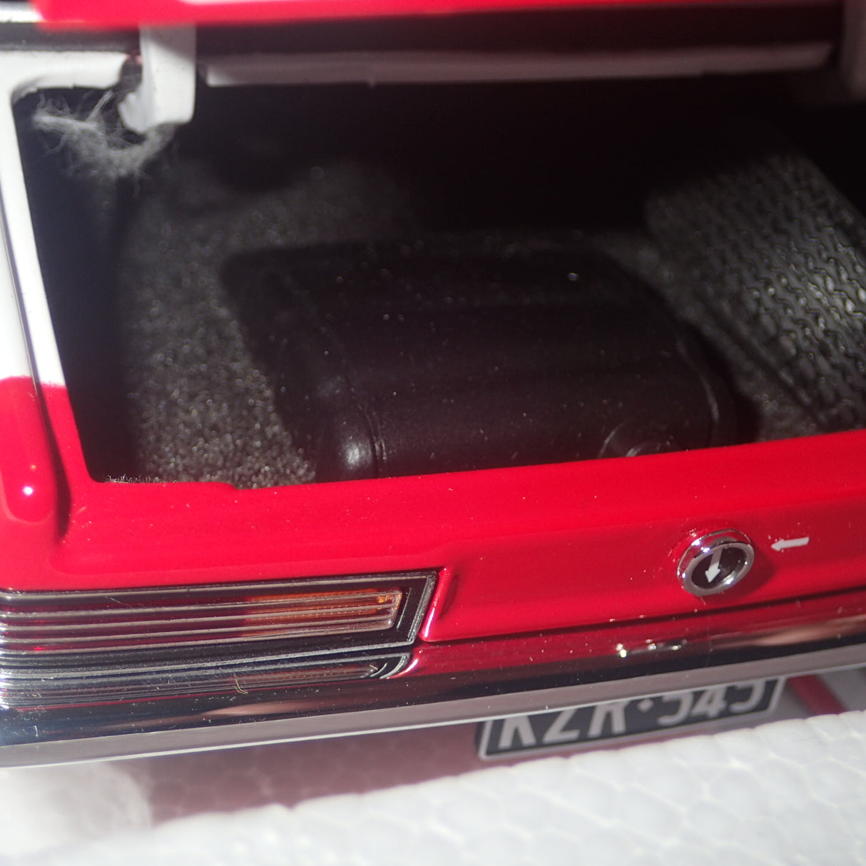 Biante/AutoArt 87162 1/18 Scale Holden 1971 LC Torana Colin Bond #31D