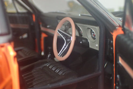 Biante AutoArt - 87214 1/18 1972 Bathurst - Falcon XY GTHO - Fred Gibson #8D