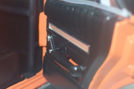 Biante AutoArt - 87214 1/18 1972 Bathurst - Falcon XY GTHO - Fred Gibson #8D