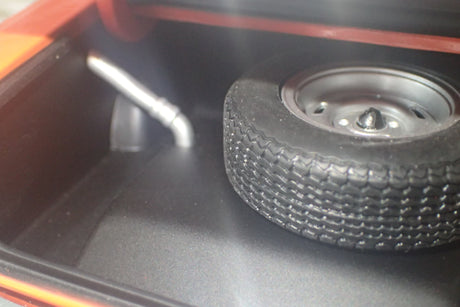 Biante AutoArt - 87214 1/18 1972 Bathurst - Falcon XY GTHO - Fred Gibson #8D