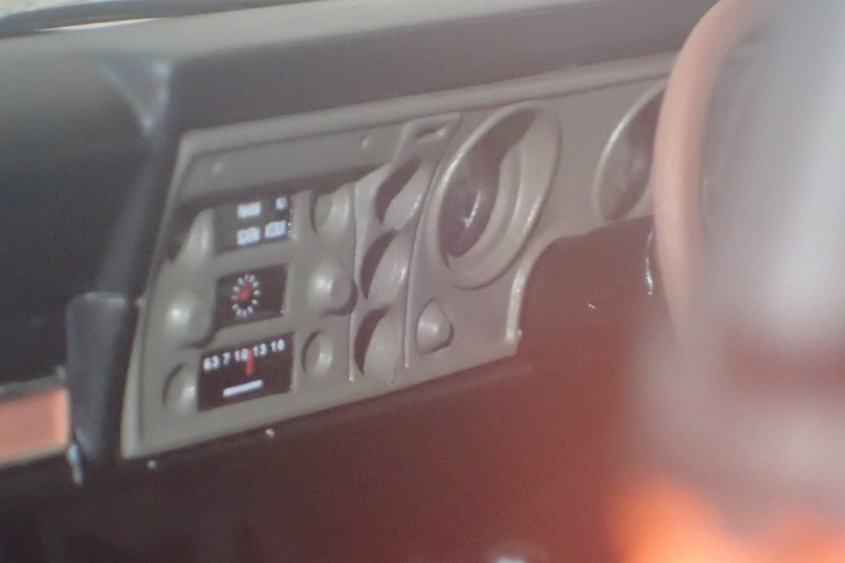 Biante AutoArt - 87214 1/18 1972 Bathurst - Falcon XY GTHO - Fred Gibson #8D