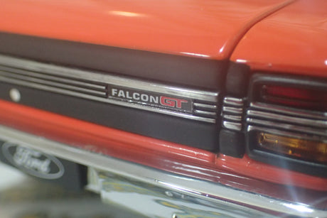 Biante AutoArt - 87214 1/18 1972 Bathurst - Falcon XY GTHO - Fred Gibson #8D