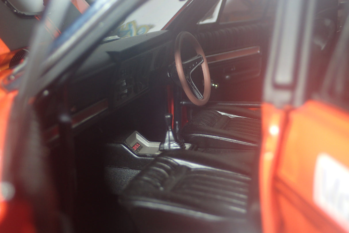 Biante AutoArt - 87214 1/18 1972 Bathurst - Falcon XY GTHO - Fred Gibson #8D