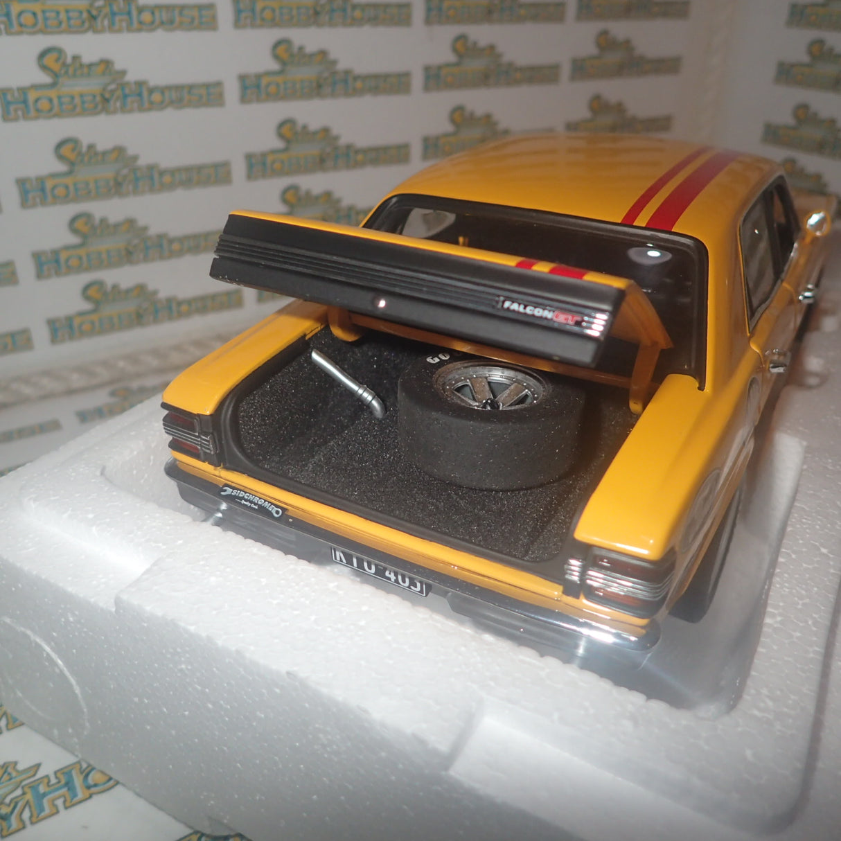 Biante AutoArt - 87310 1/18 Scale FORD FALCON XY GTHO PHASE 3 1973 MURRAY CARTER CAR #3