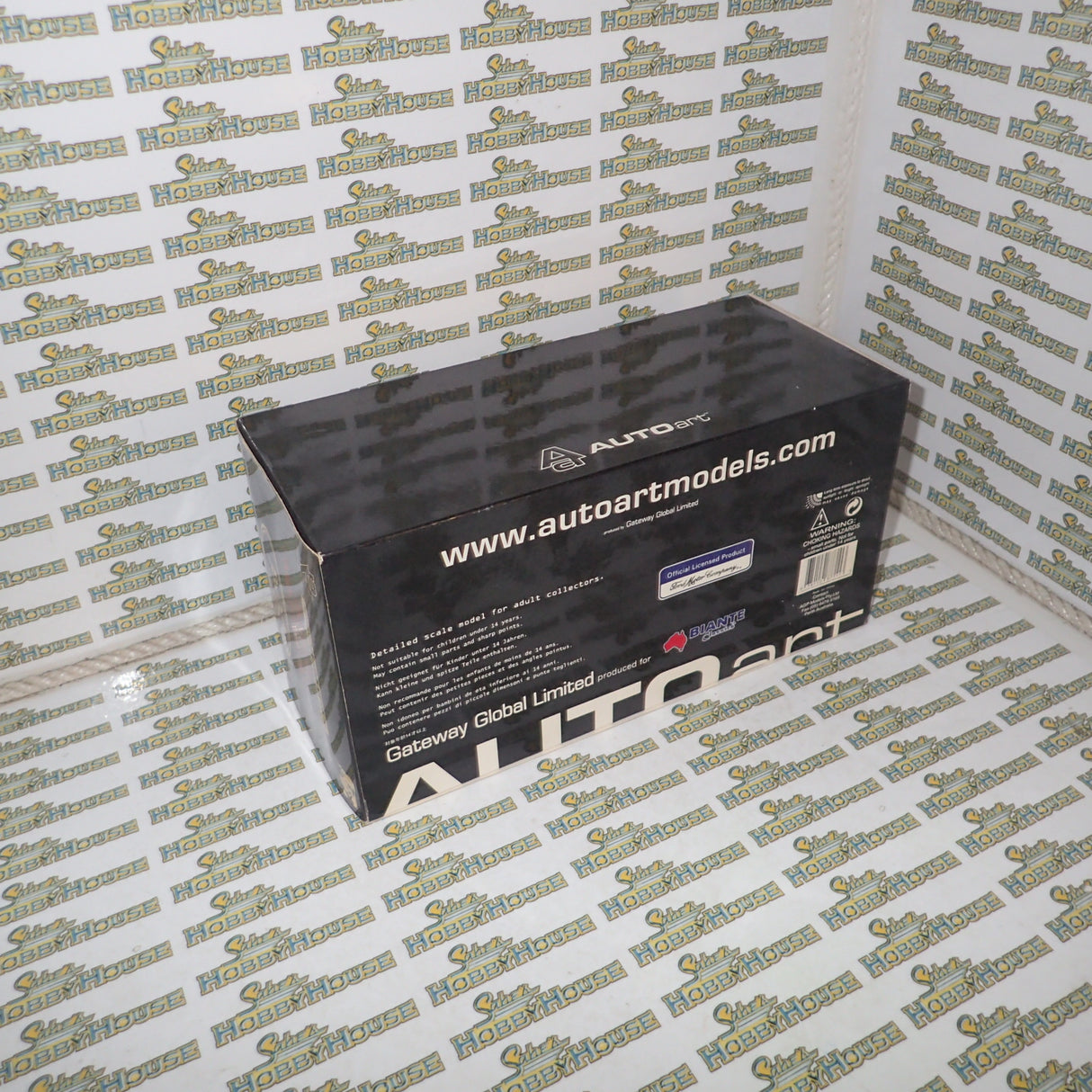 BIANTE AUTOart 87711 - 1/18 Ford XB GT Falcon Coupe 1977 ATCC Champion. SIGNED COA