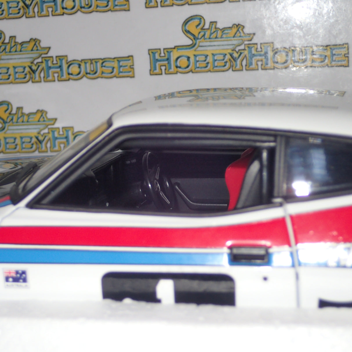 BIANTE AUTOart 87711 - 1/18 Ford XB GT Falcon Coupe 1977 ATCC Champion. SIGNED COA