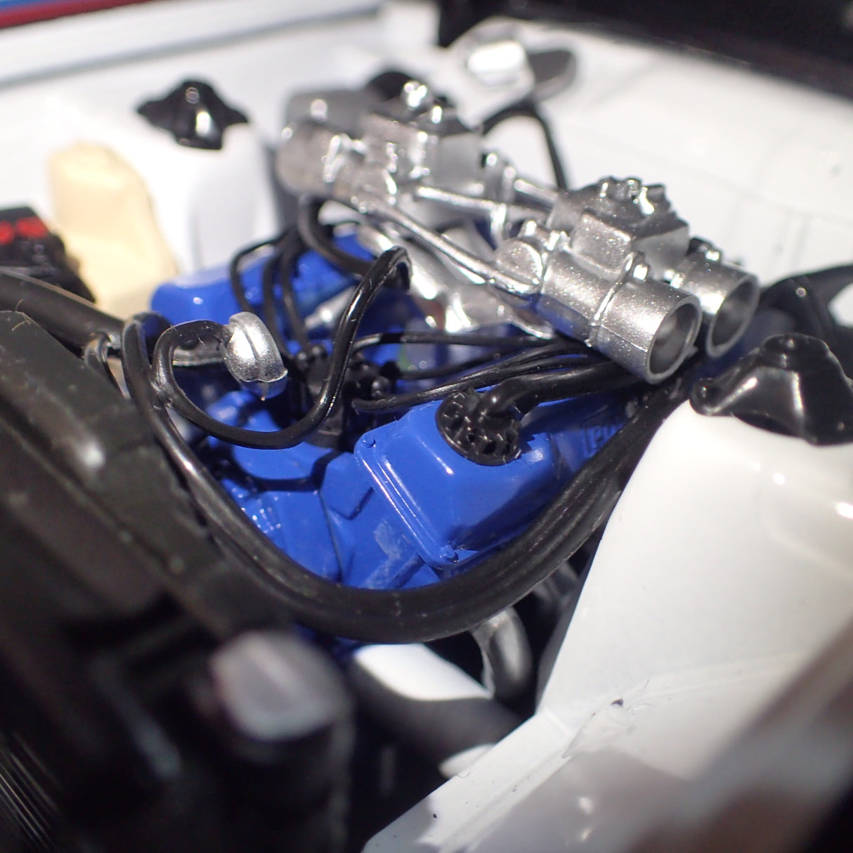 BIANTE AUTOart 87711 - 1/18 Ford XB GT Falcon Coupe 1977 ATCC Champion. SIGNED COA