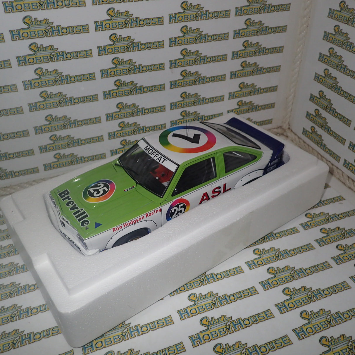 Biante/AutoArt 87964 - 1/18 Scale Holden LX Torana A9X as driven by Allan Moffat in the 1979 Amscar series.