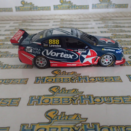 Classic Carlectables 888-17 1/43 Scale Holden VF Commodore Craig Lowndes
