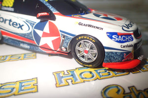 Classic Carlectables 888-21 1/43 Scale Holden VF Commodore Craig Lowndes