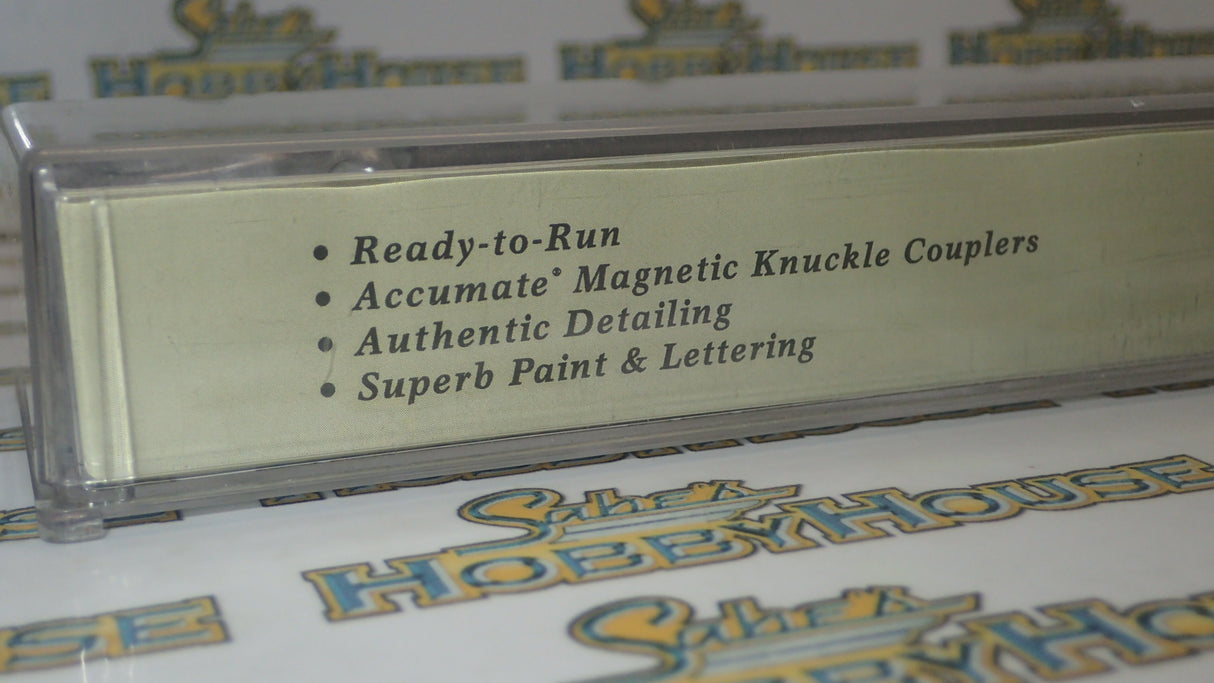 Walthers 932-55092 - Pullman-Standard Streamlined 72' Baggage Car -- Santa Fe (Smooth Sides, silver)