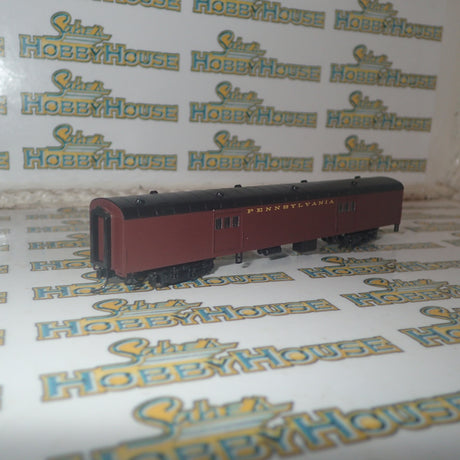 Walthers 932-55097 - Pullman-Standard Streamlined 72' Baggage Car Pennsylvania Railroad (Smooth Sides, Tuscan)