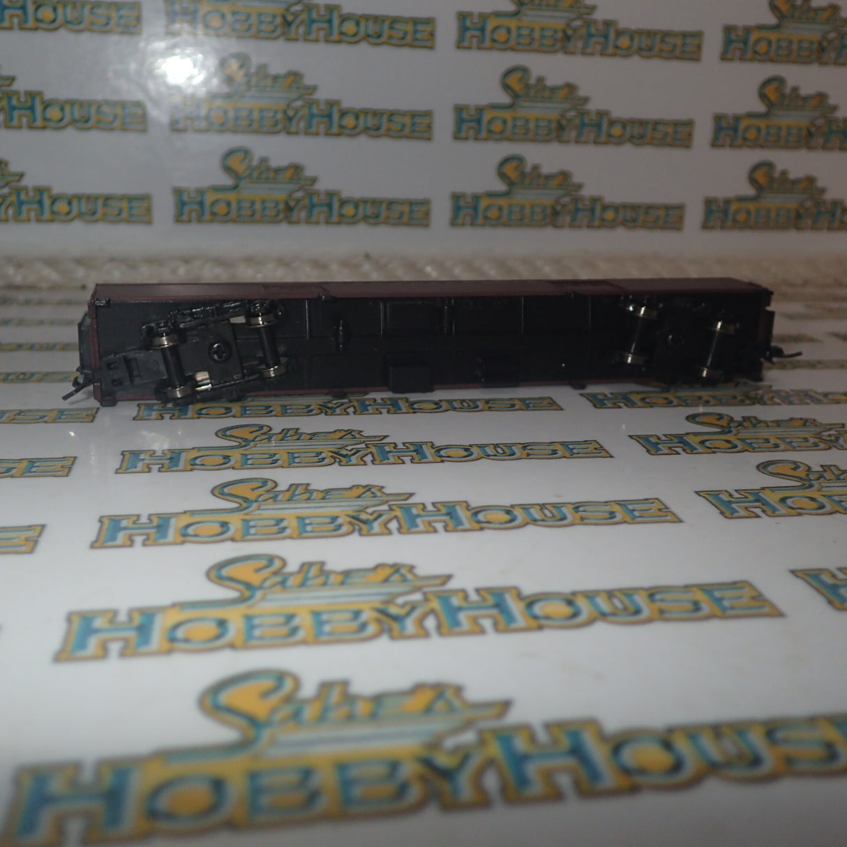 Walthers 932-55097 - Pullman-Standard Streamlined 72' Baggage Car Pennsylvania Railroad (Smooth Sides, Tuscan)