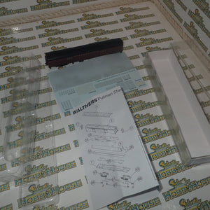 Walthers 932-55097 - Pullman-Standard Streamlined 72' Baggage Car Pennsylvania Railroad (Smooth Sides, Tuscan)