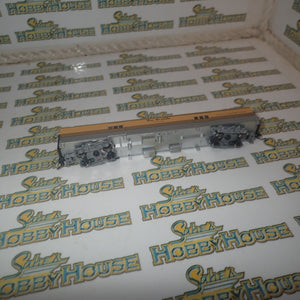 Walthers 932-55098 - Pullman-Standard Streamlined 72' Baggage Car Denver & Rio Grande Western(TM) (Smooth Sides, Four-Stripe, yellow, silver)