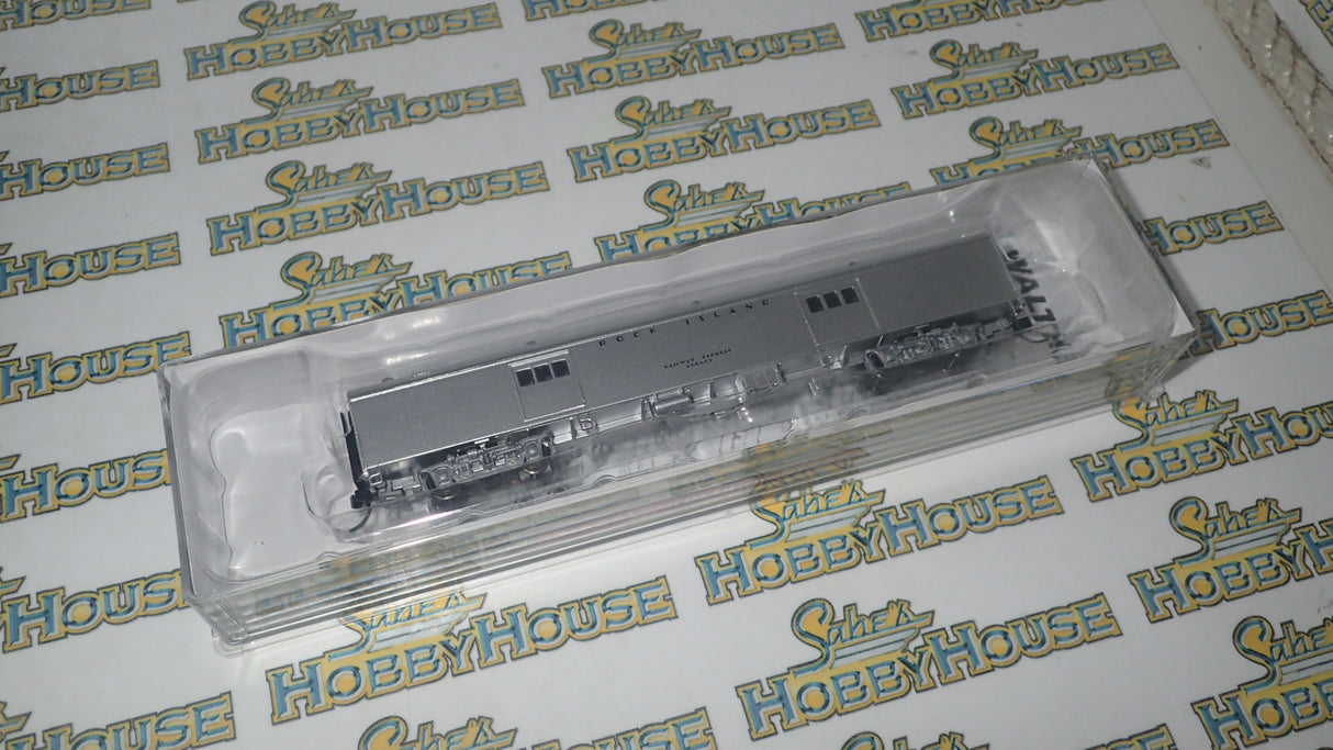 Walthers 932-55100 - 72' Pullman-Standard Baggage Car w/Smooth Sides - Rock Island (silver)