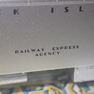 Walthers 932-55100 - 72' Pullman-Standard Baggage Car w/Smooth Sides - Rock Island (silver)