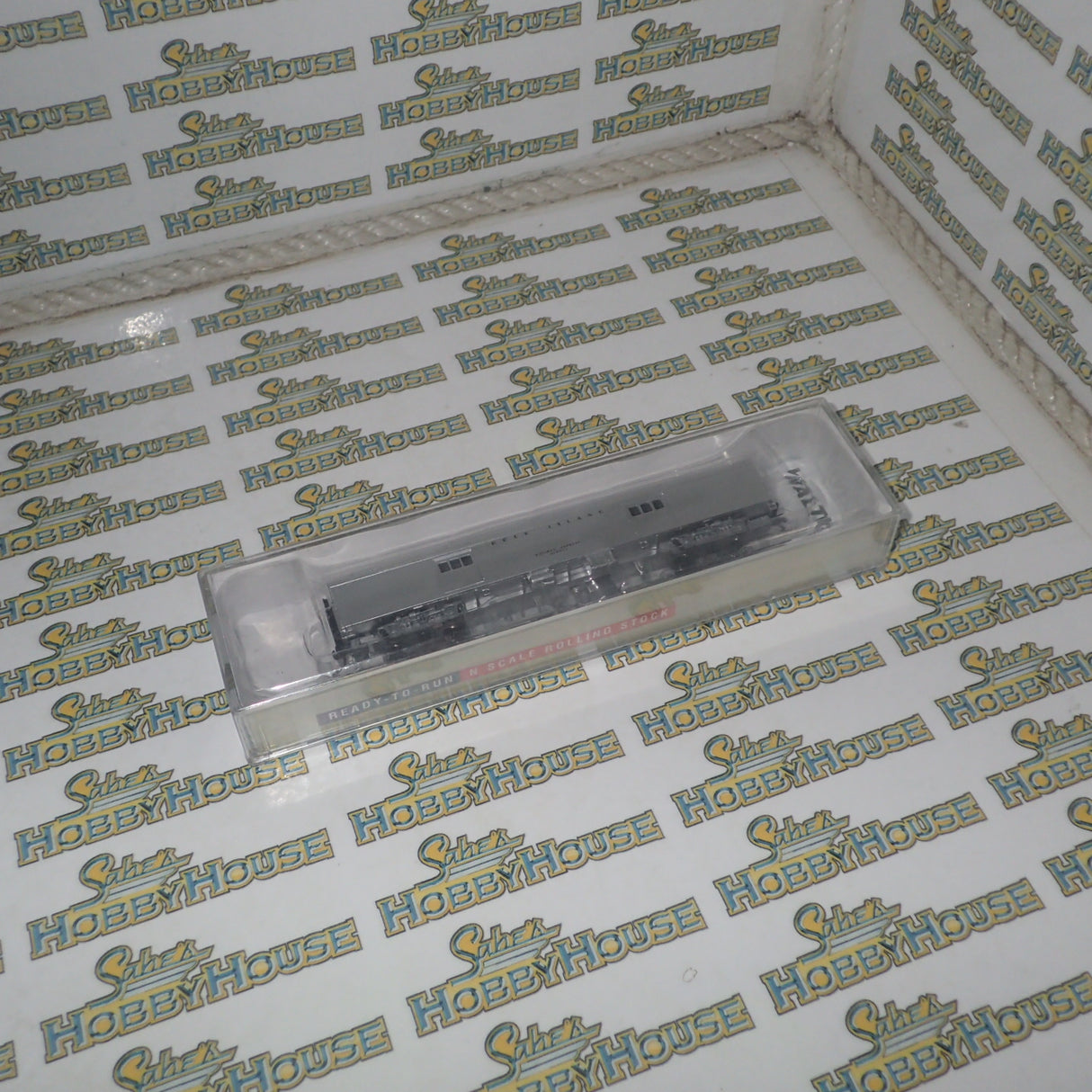 Walthers 932-55100 - 72' Pullman-Standard Baggage Car w/Smooth Sides - Rock Island (silver)