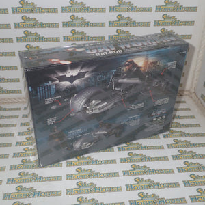 Moebius MO938 - 1/18 Catwoman w/Bat-Pod Plastic Model Kit