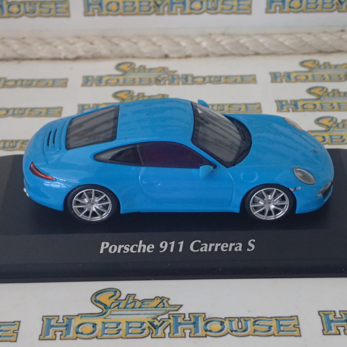 Maxichamps - 1/43 Scale - 2012 Porsche 911 Carrera S in Blue Diecast Model Replica