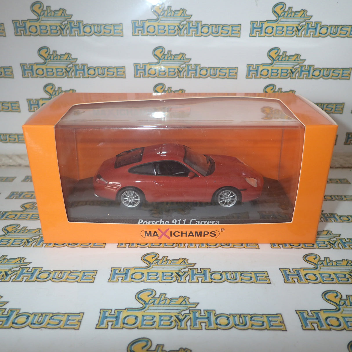 Maxichamps - 1/43 Scale - Porsche 911 Carrera 2001 in Orange Red Metallic Scale Model Replica