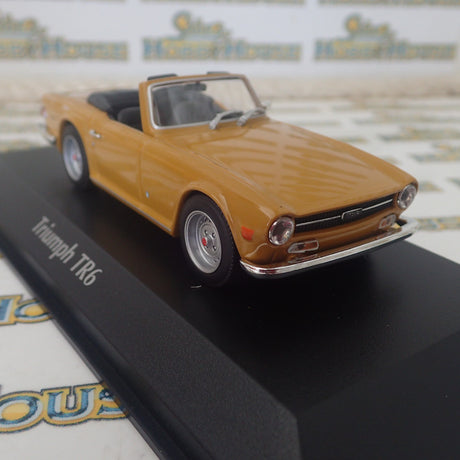Maxichamps - 1/43 Scale - Triumph TR6 1968 in Orange Scale Model Replica